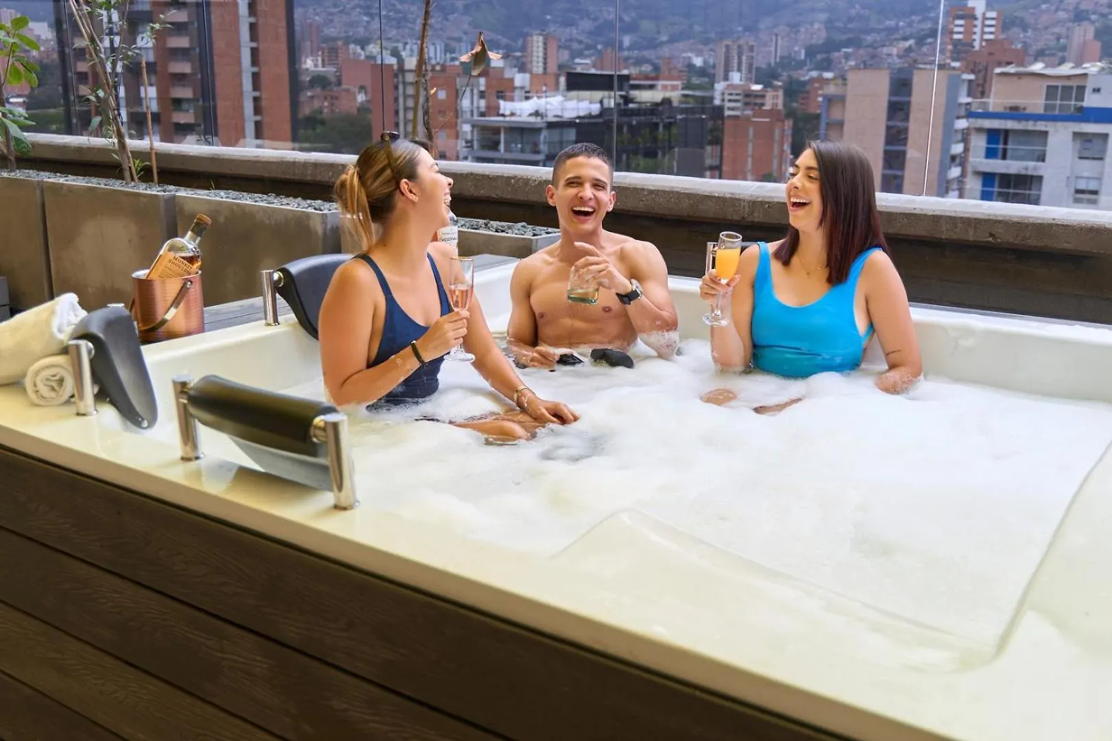 Lejlighed Rosa Negra Suite Near Stadium Medellín